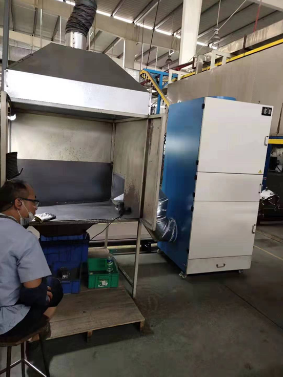 電機公司打磨鋁粉安裝濾筒除塵器(圖1)